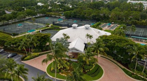 1400 Sweetwater Cv, Naples FL 34110-4151 exterior