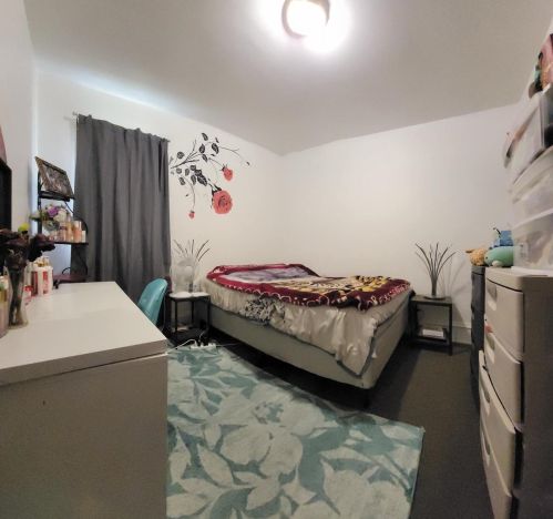 1738 34, Milwaukee WI 53215-2301 exterior