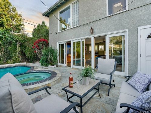 6520 Rosebay St, Long Beach CA  90808-4057 exterior