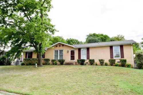 315 Donna Dr, Hendersonville, TN 37075-4111