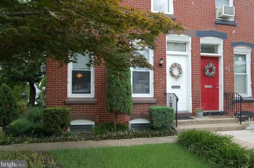 45 6th St, Norristown, PA 19405-1107