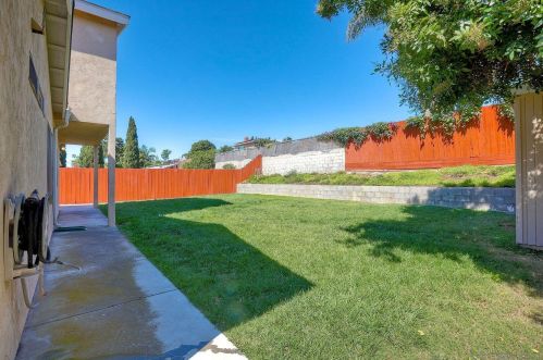 6908 Tanglewood Rd, San Diego CA  92111-4123 exterior