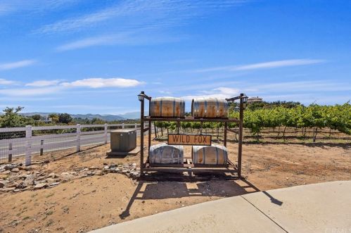 23920 La Vella Rd, Temecula CA  92590-3944 exterior