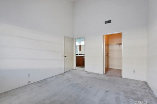 11690 Lakewood Blvd, Downey CA  90241-5272 exterior