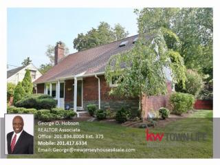 462 Ivy Ln, Englewood, NJ 07631-1409