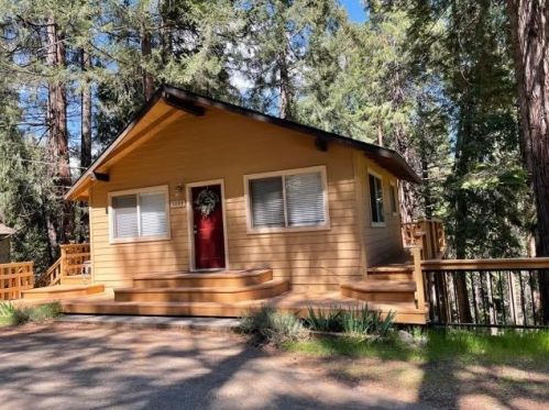 5093 Alder Dr, Snowline Camp, CA 95709-9634
