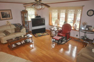 514 Pine St, Byrdstown TN  38549-2434 exterior
