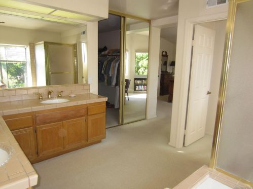 4085 Caminito Terviso, San Diego CA  92122-1991 exterior