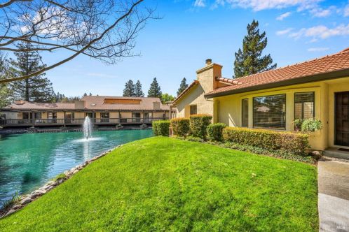 41 Fountain Grove Cir, Fairfield CA  94558-2483 exterior