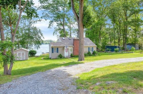 13 Lake Rd, Waterbury, CT 06762-2201