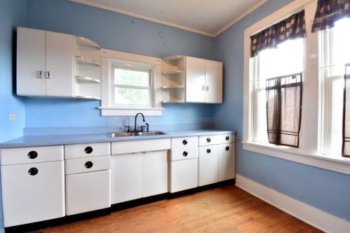 202 Wayne St, Claysville, PA 15323-3331