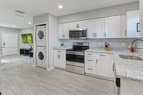 262 12th St, Delray Beach FL  33444-2916 exterior