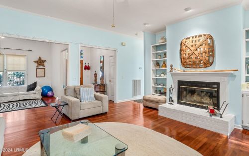 49 James F Byrnes St, Beaufort SC 29907-1940 exterior