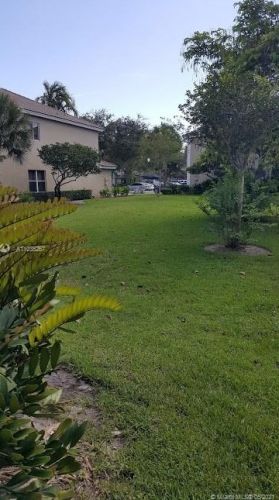 210 120th Ave, Hollywood FL  33025-5911 exterior