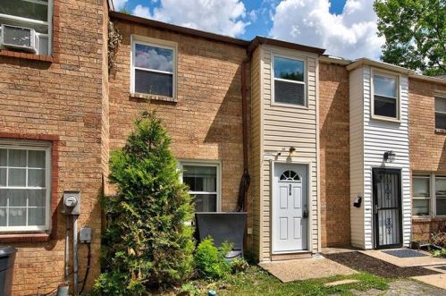 376 Enright Ct, Pittsburgh, PA 15206-3202