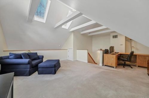 40 Briarbrook Dr, Briarcliff NY  10510-2075 exterior