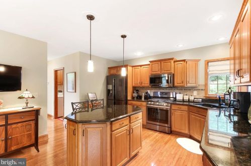 306 Deer Path Dr, Red Lion PA  17356-7800 exterior