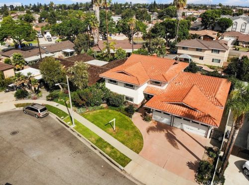 8411 Ives St, Paramount CA 90723-4441 exterior