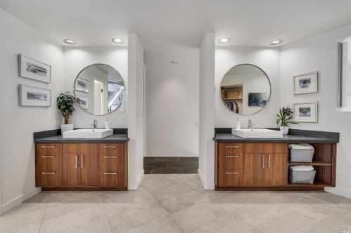 4833 Skycrest Way, Santa Rosa CA  95405-8798 exterior