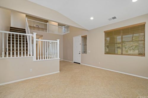 39601 Parkview Dr, Temecula CA  92591-7229 exterior