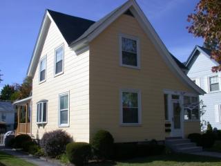 300 Mammoth Rd, Manchester NH  03109-4912 exterior