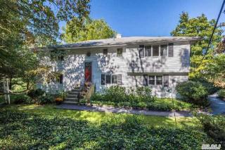 1 Harbor Cir, Center Port, NY 11721-1656