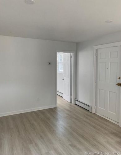 27 Hawthorne Dr, Norwalk CT  06851-4113 exterior