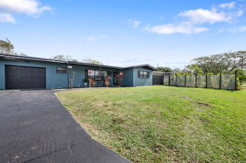 205 Arbor Ave, Fort Pierce, FL 34952-1311