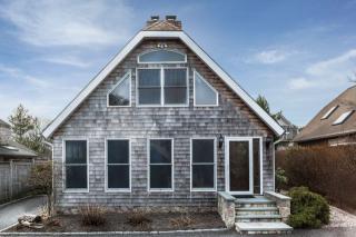 27 Harrison Rd, Hither Plains, NY 11954-5051