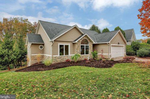 1231 Jill Dr, Hummelstown, PA 17036-9022