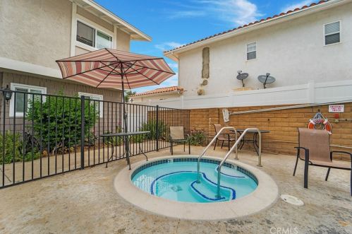 2112 Vista Way, Vista CA  92084-2704 exterior