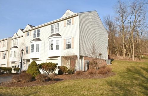 1347 Meadowbrook Dr, Canonsburg, PA 15317-5018