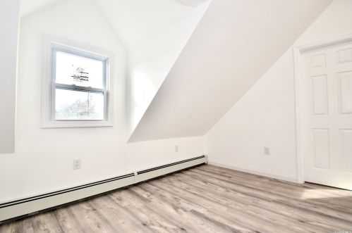 2381 Yorktown St, Rockville Centre NY  11572-1717 exterior