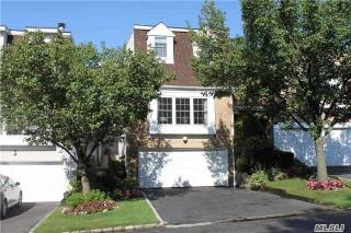 71 Hidden Ridge Dr, Syosset, NY 11791-4306
