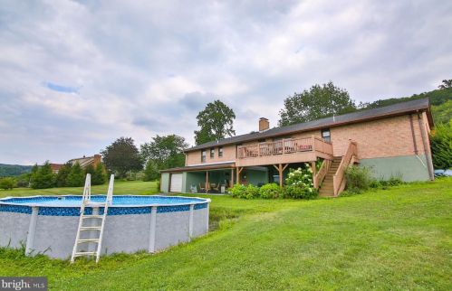 2047 Church View Rd, Coopersburg, PA 18036-3047