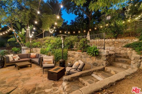 1865 Verdugo Knl Dr, Glendale CA  91208-2627 exterior