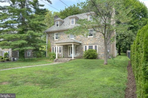 628 Overhill Rd, Ardmore, PA 19003-1007
