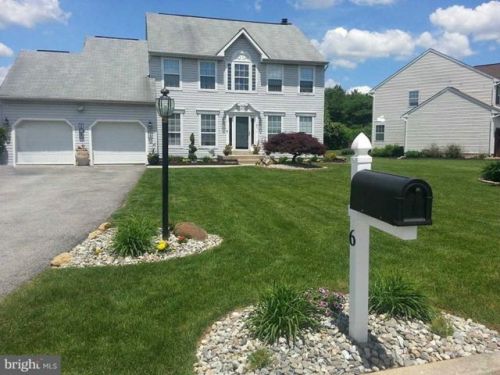 6 Elizabeth Ct, Downingtown, PA 19335-2289