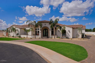 5760 Gemstone Dr, Chandler, AZ 85249-5801