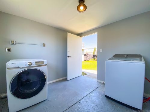 2463 Judson St, San Diego CA  92111-6213 exterior