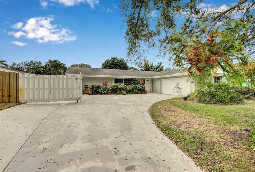 4090 Ilex Cir, West Palm Beach, FL 33410-5526