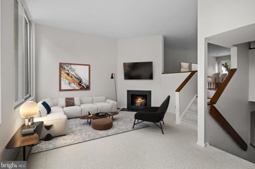 6 Willow St, Princeton NJ  08542-6923 exterior