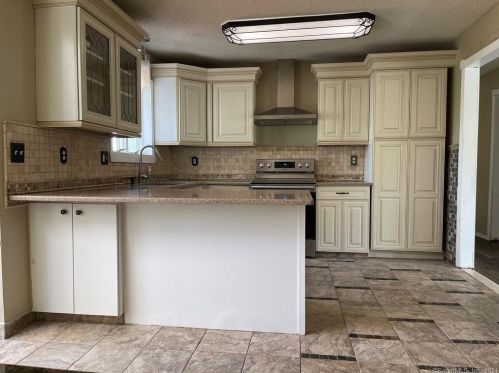 197 Pinecrest Dr, Waterbury CT  06708-1860 exterior