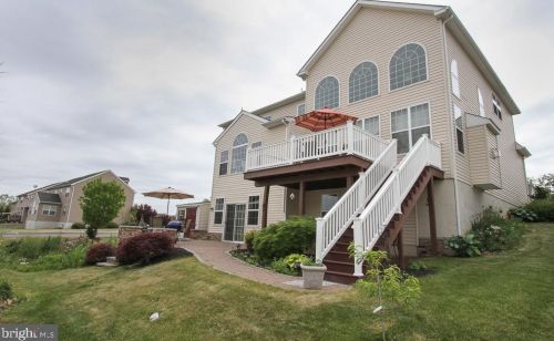 1954 Canyon Creek Rd, Gilbertsville PA  19525-7003 exterior