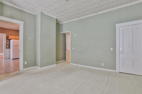 55 Concord St, Nashua NH 03064-1223 exterior