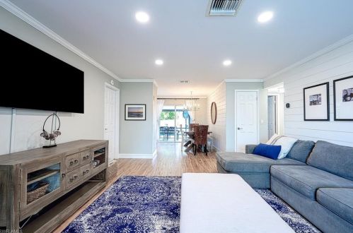 3495 Santiago Way, Naples, FL 34105-2763