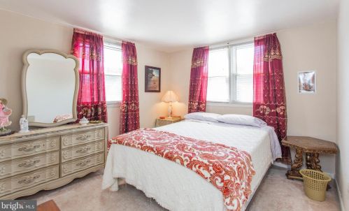 913 Catherine Ave, Woodlyn PA  19094-1002 exterior