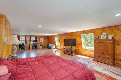 12 Happy Ave, Derry NH  03038-5419 exterior