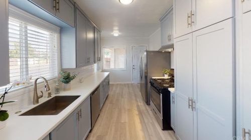 9401 Ives St, Bellflower, CA 90706-3519