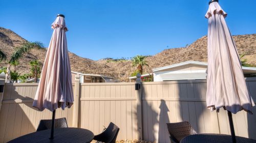 70 Santa Monica St, Palm Springs CA  92264-5257 exterior